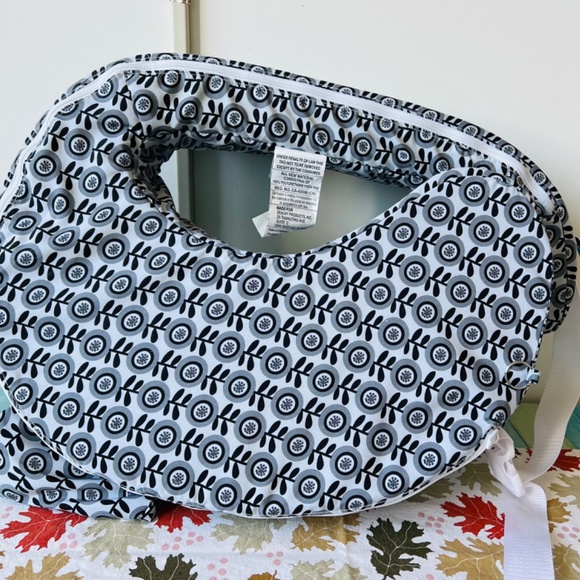My Brest Friend Nursing Pillow - New - Picture 2 of 2